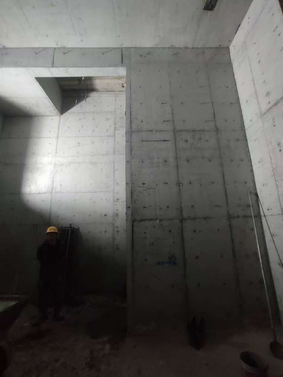 抚顺墙上开槽钢筋断了有影响吗